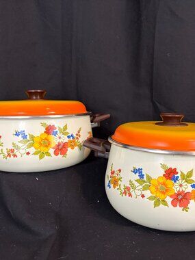 Vintage 70s JMP Sweet Flowers Enamel Pot Set
